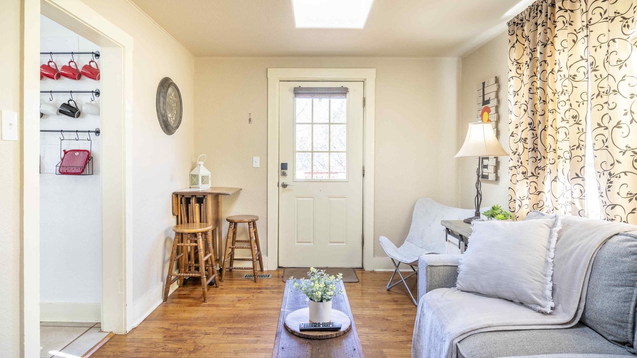 Photo of Livingroom in Manitou Springs Historic District
