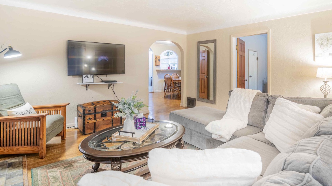 Photo of Livingroom in Manitou Springs Historic District
