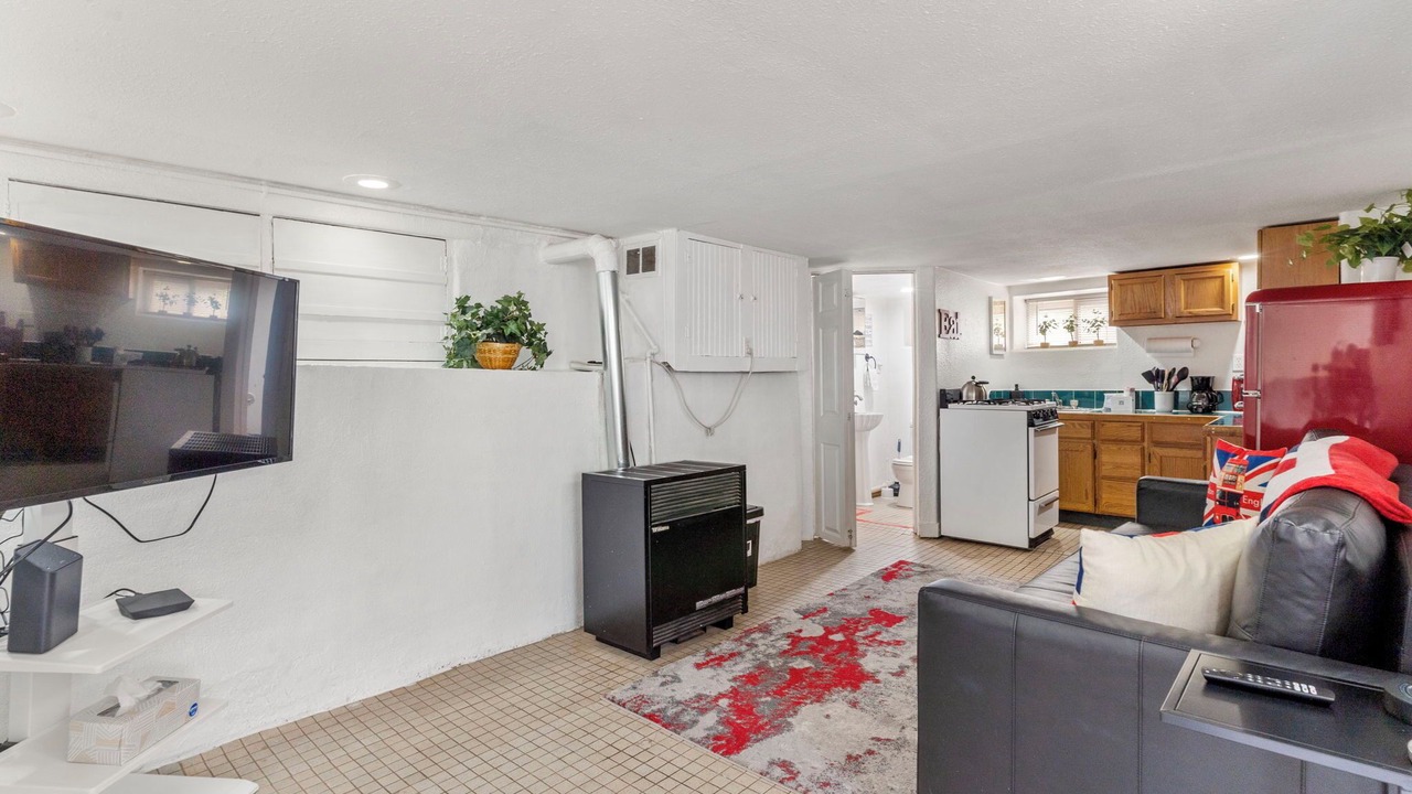 Photo of Livingroom in Manitou Springs Historic District