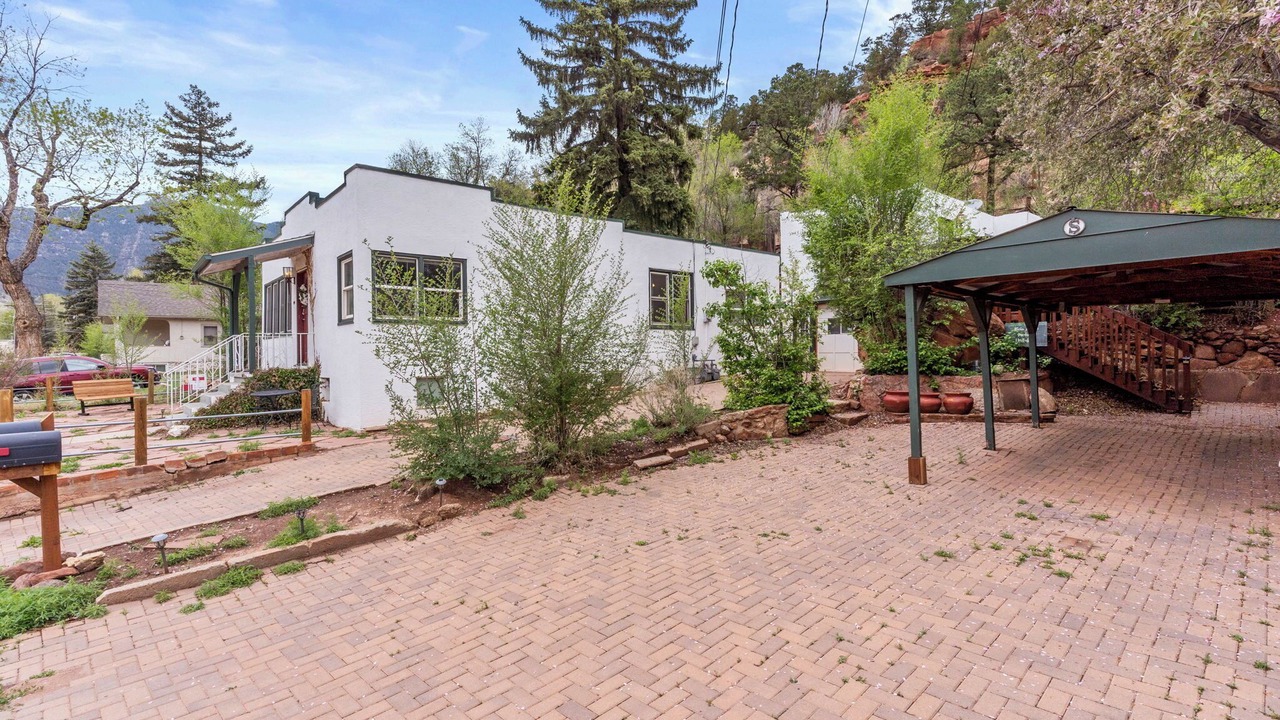 Photo of Outdoor in Manitou Springs Historic District