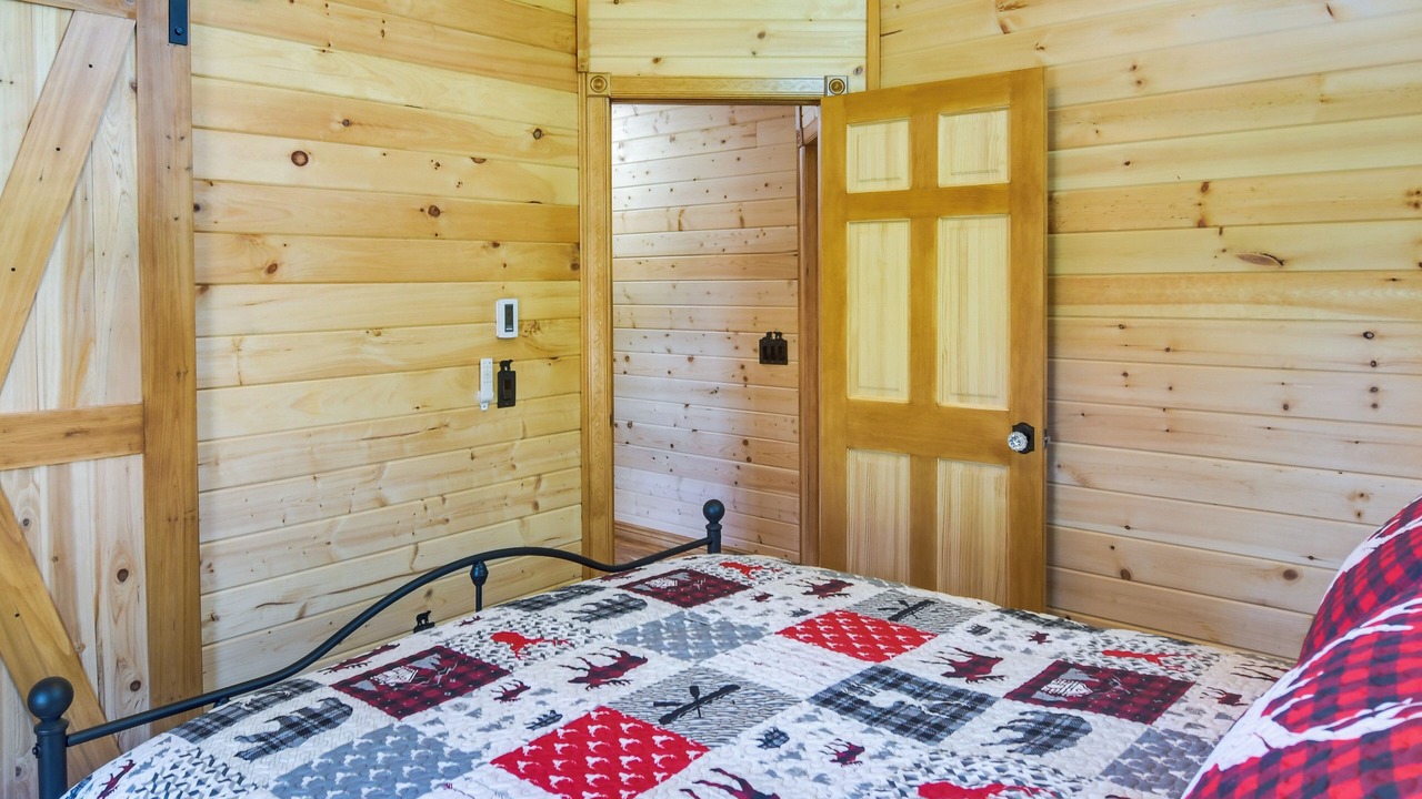 Photo of Bedroom in Green Valley