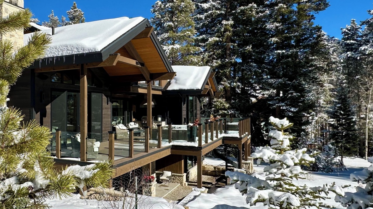 Photo of Outdoor in Peak 8