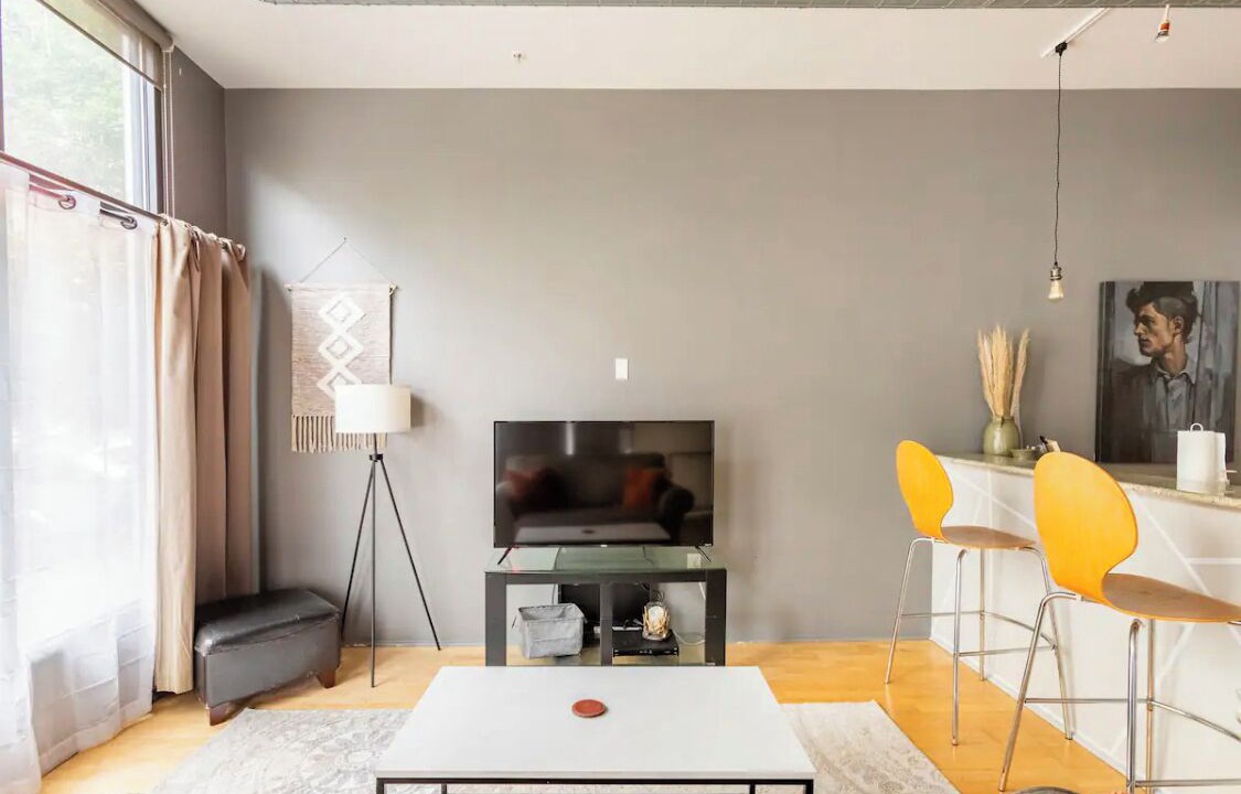 Photo of Livingroom in Ballpark