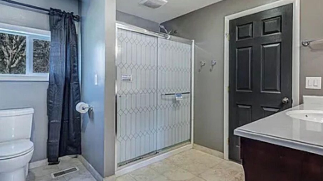 Photo of Bathroom in Silt