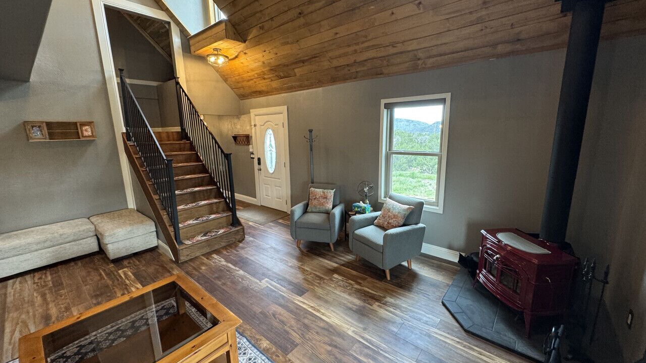 Photo of Livingroom in Canon City