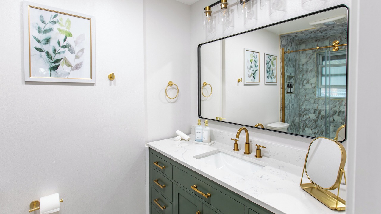 Photo of Bathroom in Applewood Villages