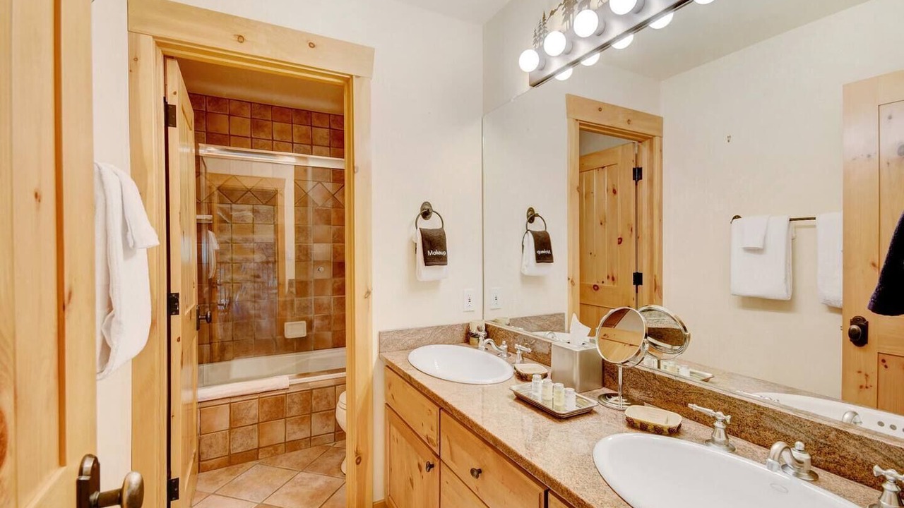 Photo of Bathroom in Fraser