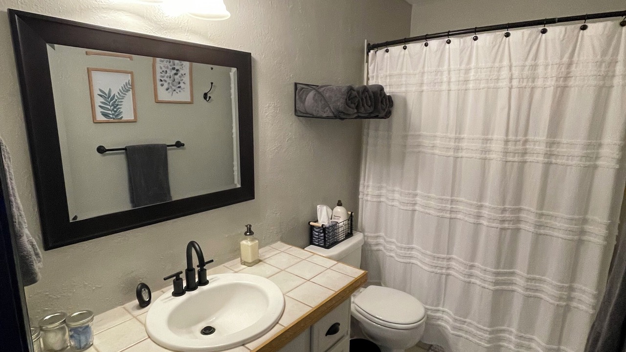 Photo of Bathroom in Shadow Mountain