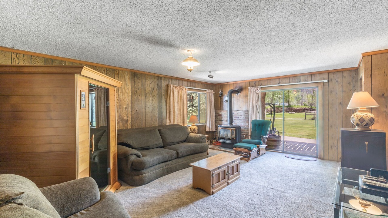 Photo of Livingroom in Idlewild Estates