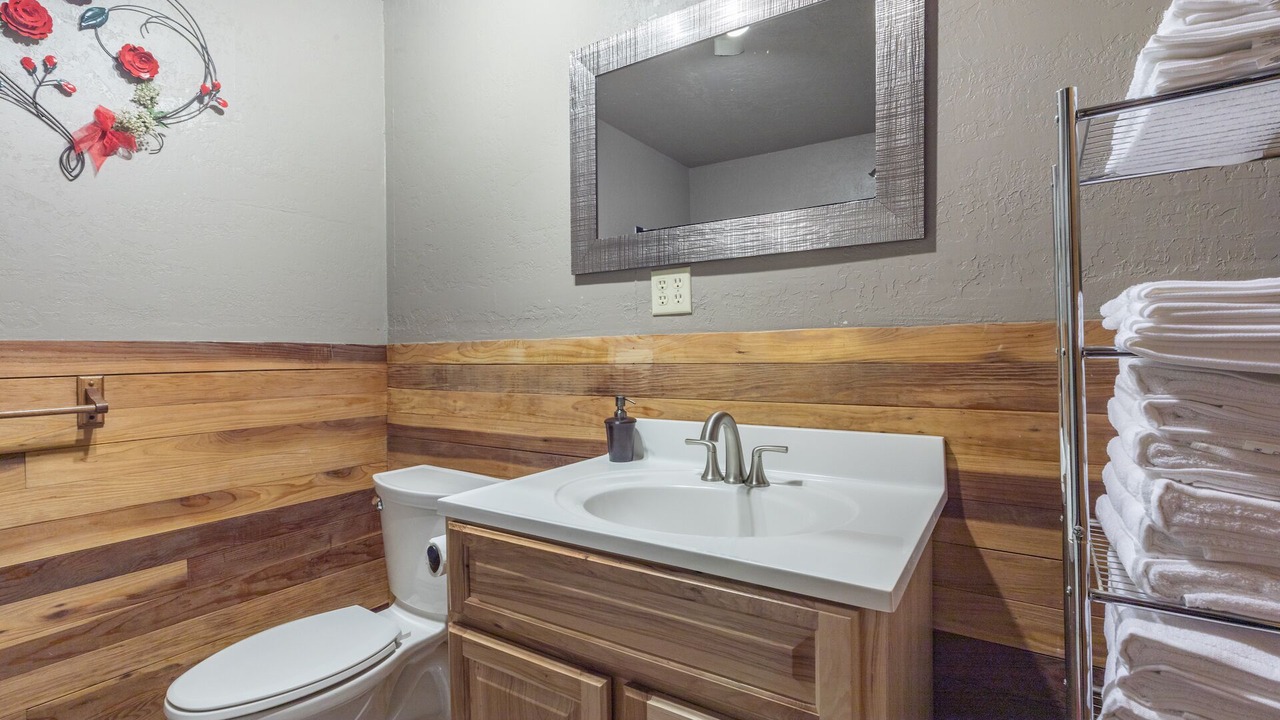 Photo of Bathroom in Idlewild Estates
