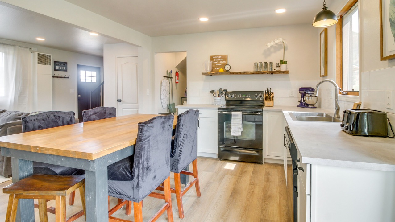 Photo of Kitchen in Ponderosa Pines