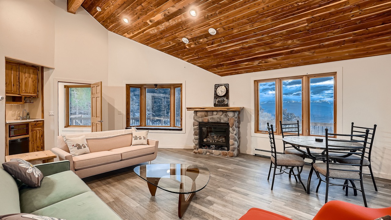 Photo of Livingroom in Black Hawk