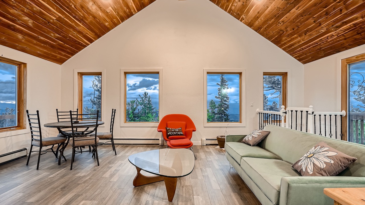 Photo of Livingroom in Black Hawk