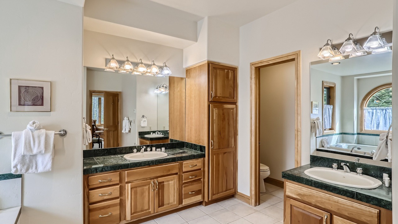 Photo of Bathroom in Three Peaks