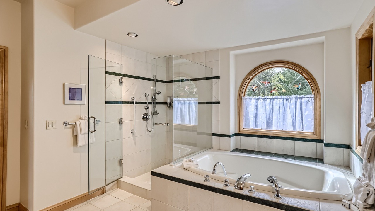 Photo of Bathroom in Three Peaks