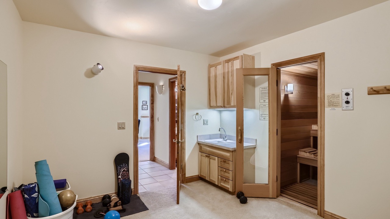 Photo of Bedroom in Three Peaks