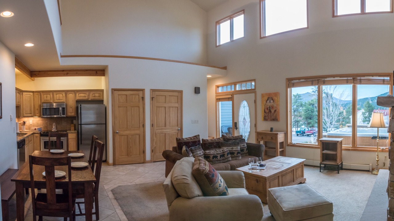 Photo of Livingroom in Stanley Hills