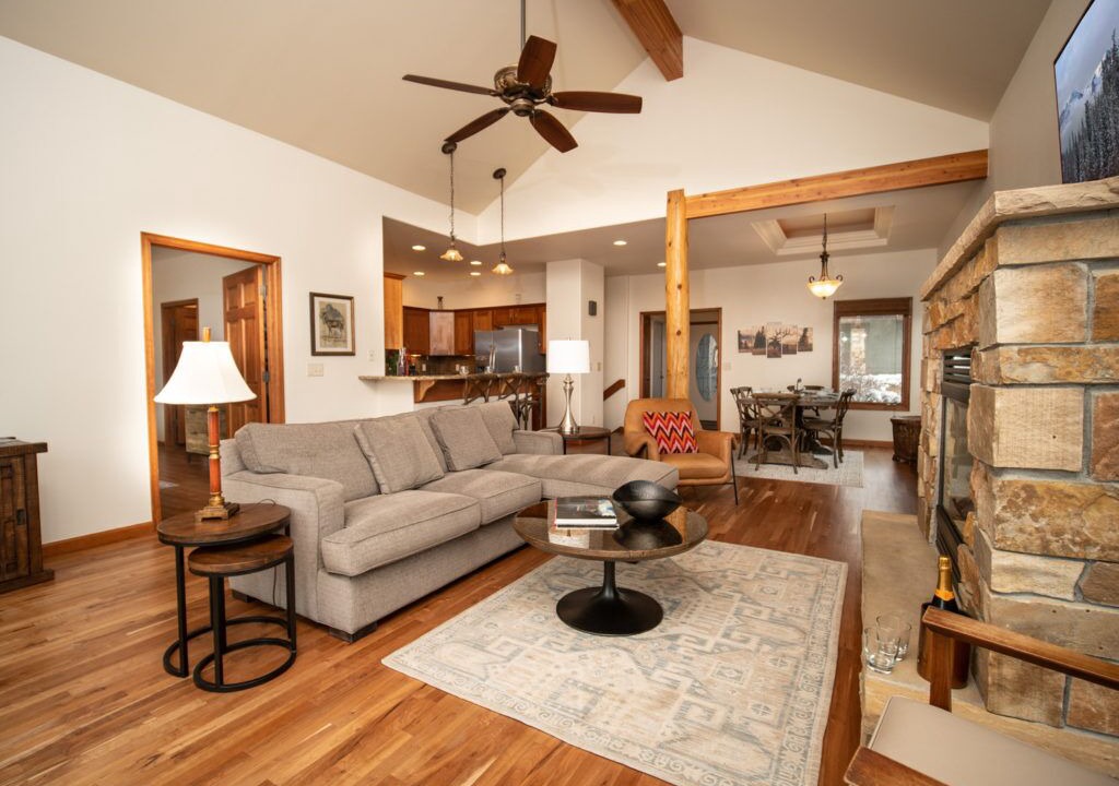 Photo of Livingroom in Stanley Hills