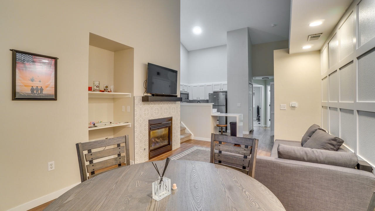 Photo of Livingroom in Aurora
