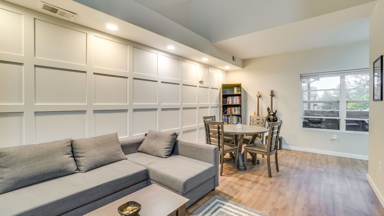 Photo of Livingroom in Aurora