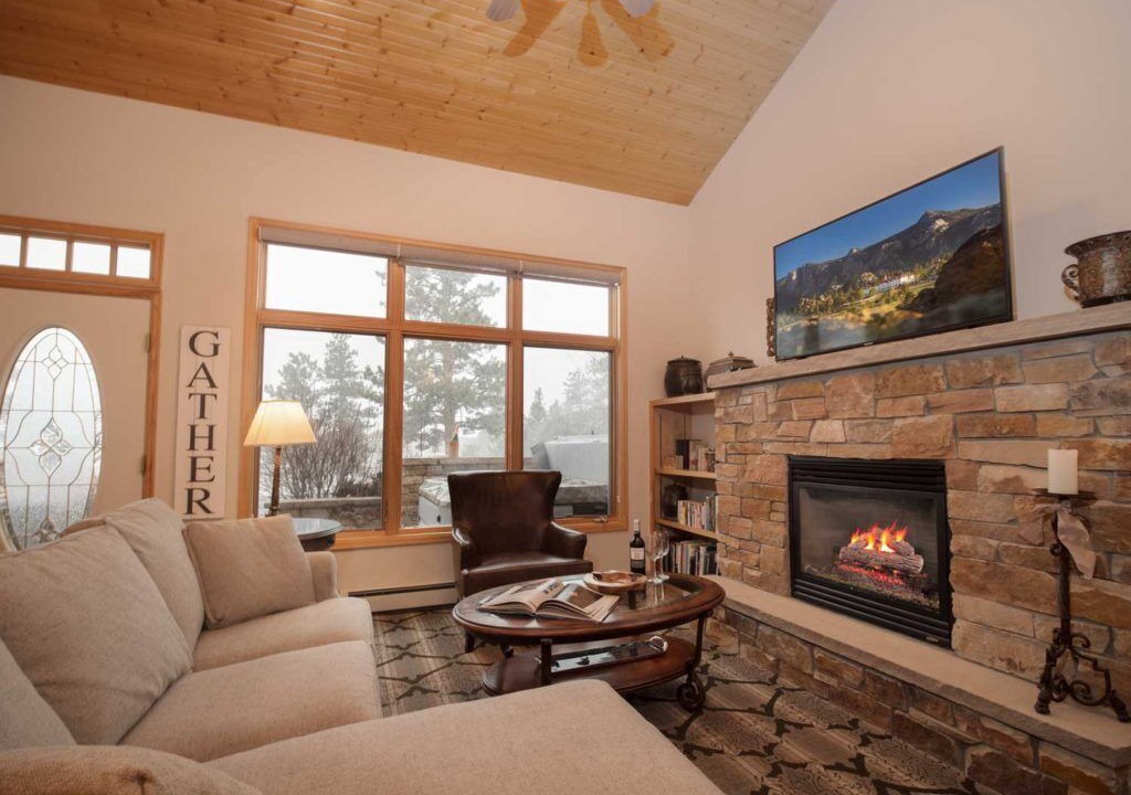 Photo of Livingroom in Stanley Hills