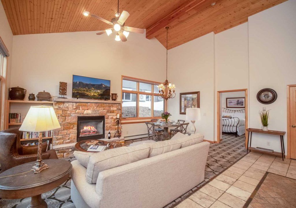 Photo of Livingroom in Stanley Hills