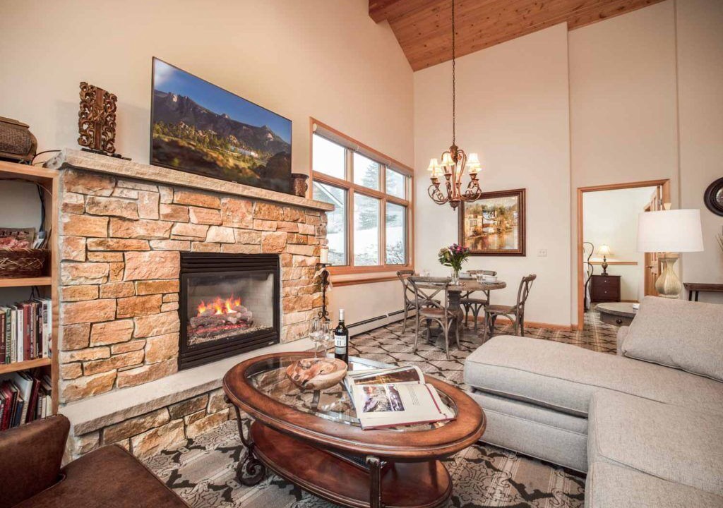Photo of Livingroom in Stanley Hills