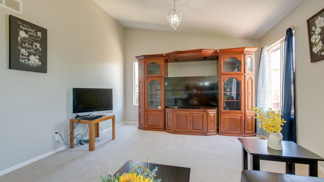 Photo of Livingroom in Sterling Hills