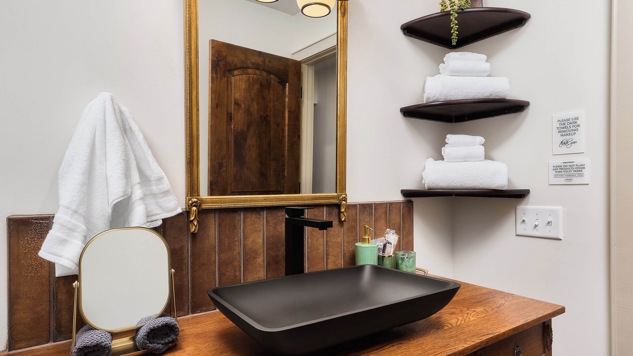 Photo of Bathroom in Cascade