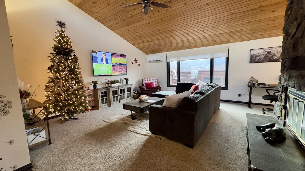 Photo of Bedroom in West Colorado Springs