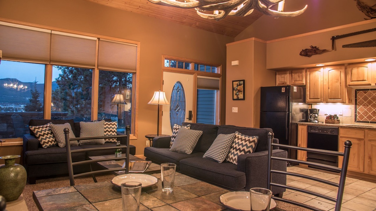 Photo of Livingroom in Stanley Hills