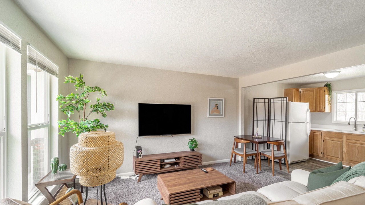 Photo of Livingroom in Aurora