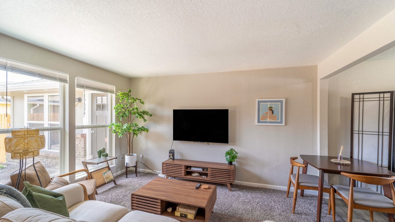 Photo of Livingroom in Aurora