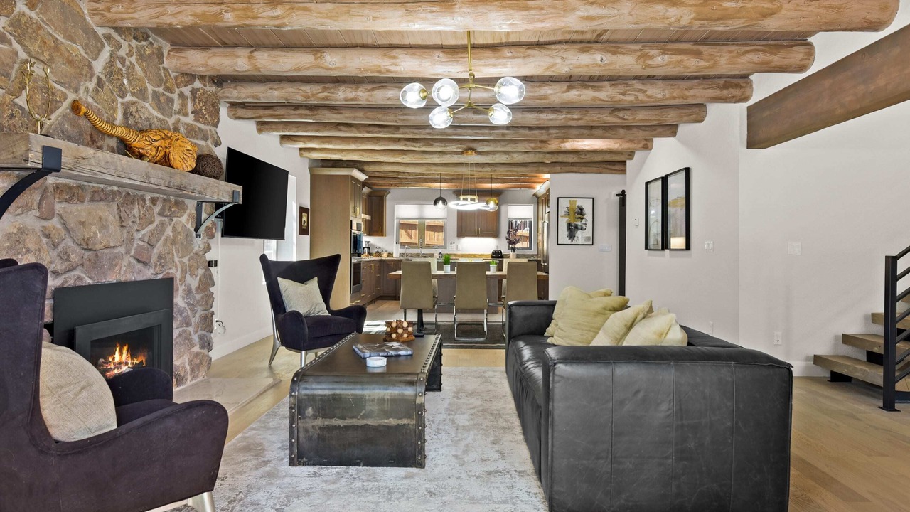 Photo of Livingroom in Broadmoor