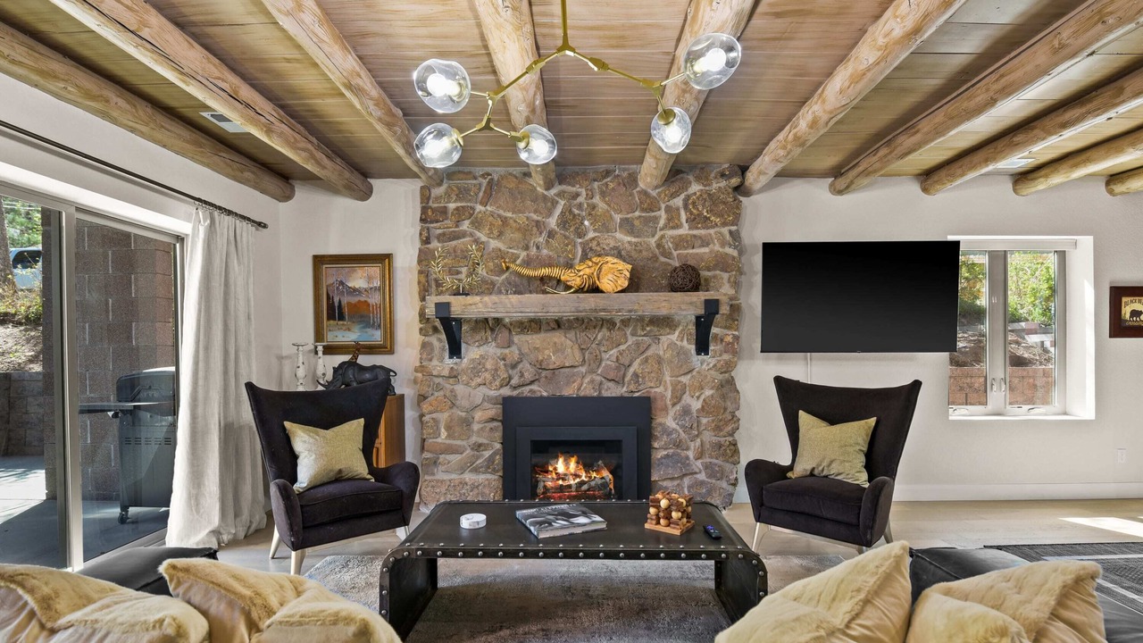 Photo of Livingroom in Broadmoor