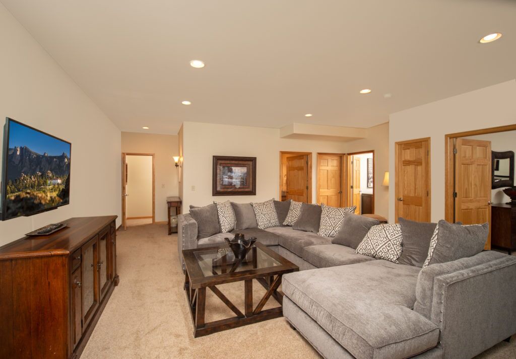 Photo of Livingroom in Stanley Hills