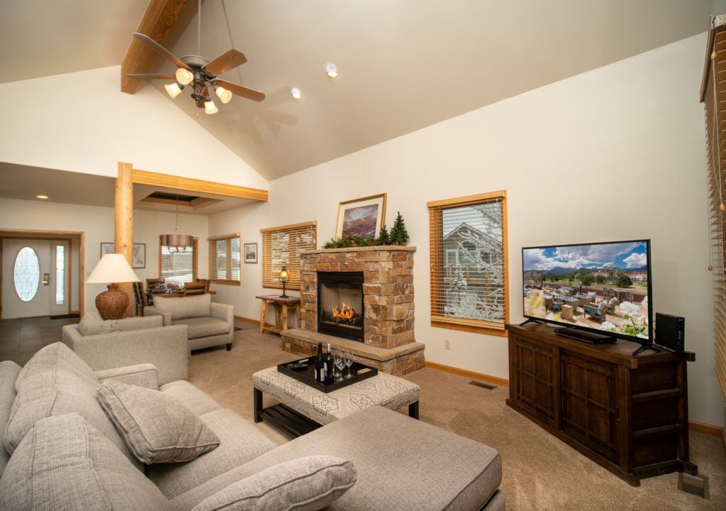 Photo of Livingroom in Stanley Hills