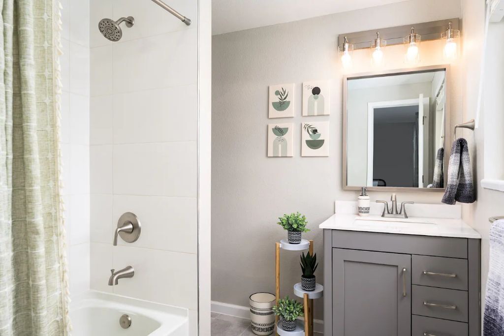 Photo of Bathroom in Lamar Heights Area