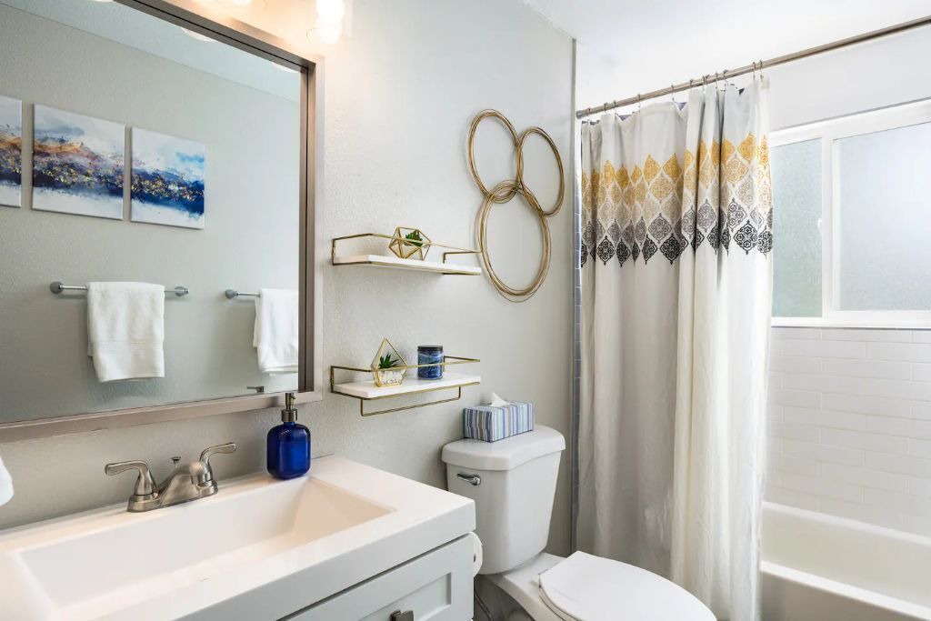 Photo of Bathroom in Lamar Heights Area