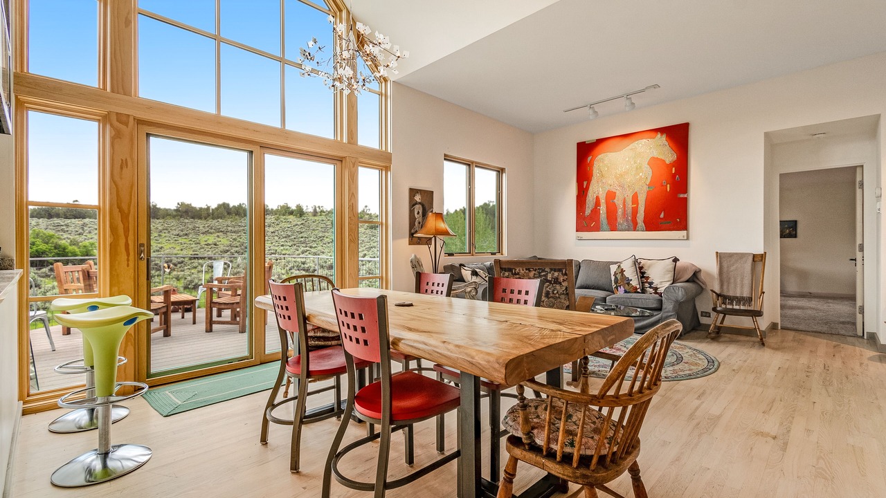 Photo of Livingroom in Missouri Heights