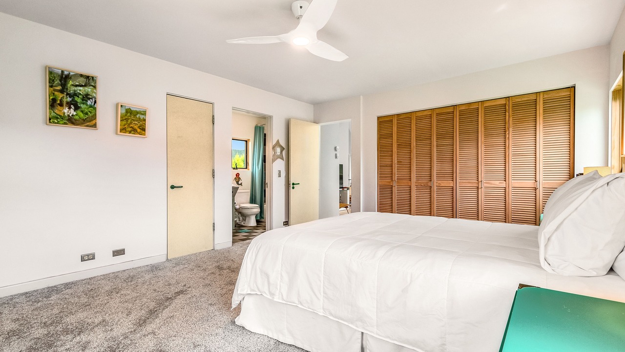 Photo of Bedroom in Missouri Heights