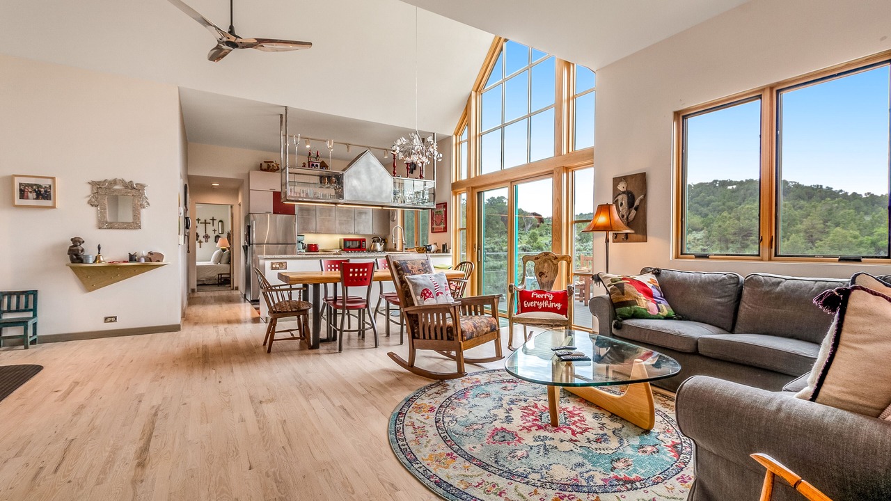 Photo of Livingroom in Missouri Heights