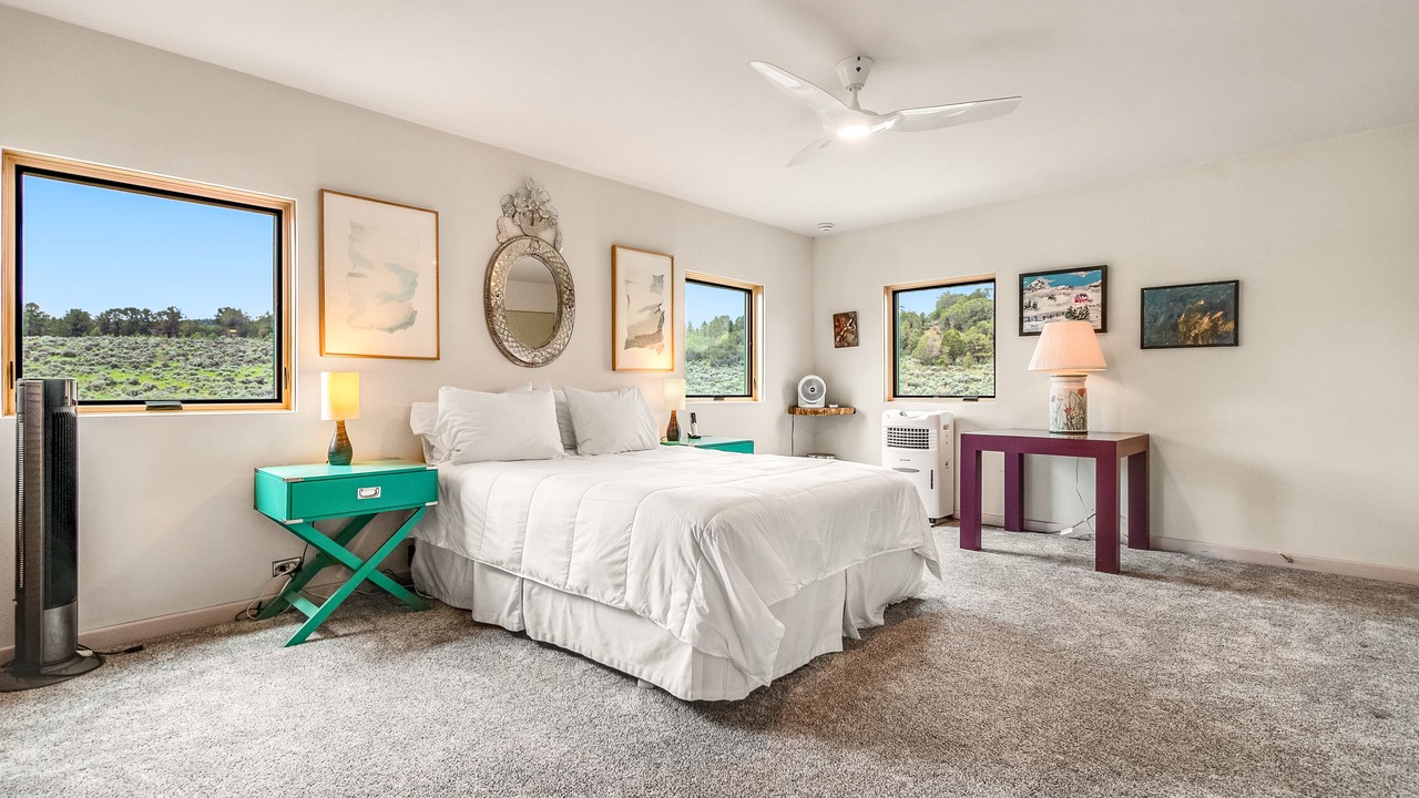 Photo of Bedroom in Missouri Heights