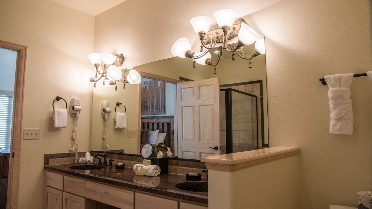 Photo of Bathroom in Stanley Hills