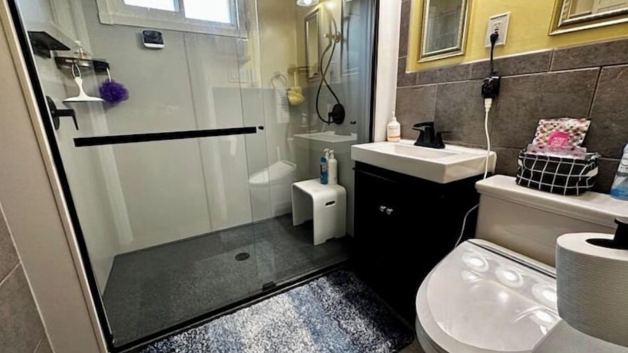 Photo of Bathroom in Sunnyside