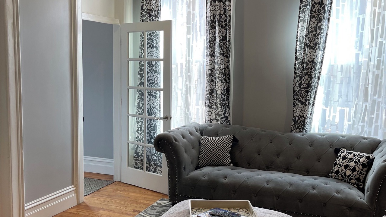 Photo of Livingroom in Five Points