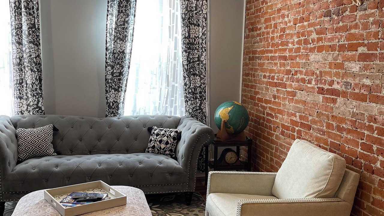 Photo of Livingroom in Five Points