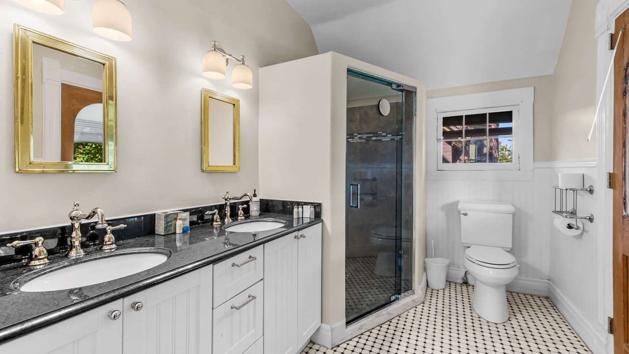Photo of Bathroom in Baker
