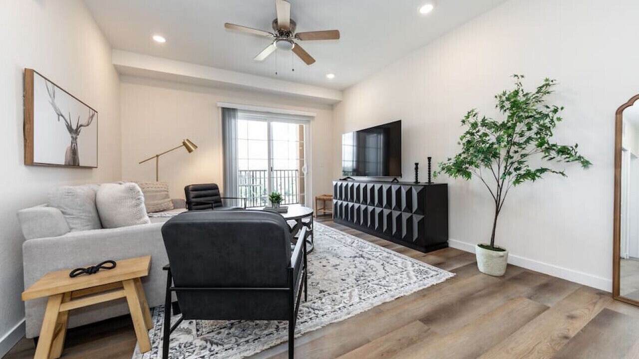 Photo of Livingroom in Northwest Colorado Springs