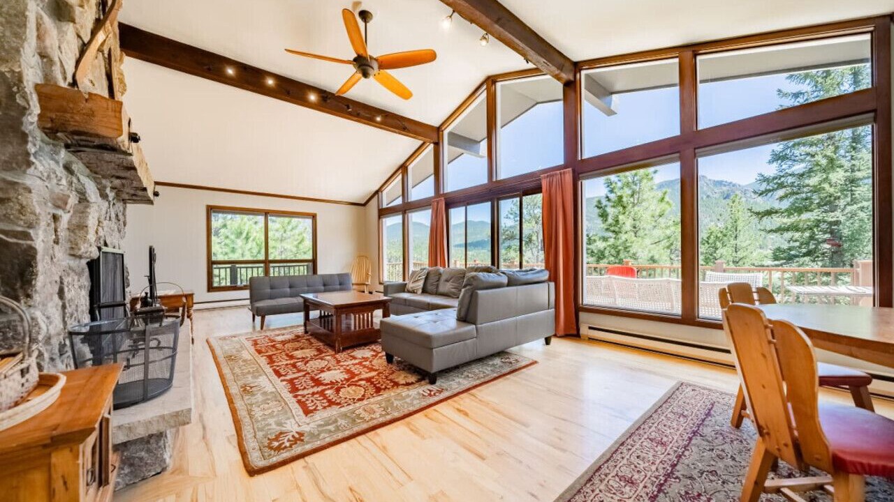Photo of Livingroom in Carriage Hills